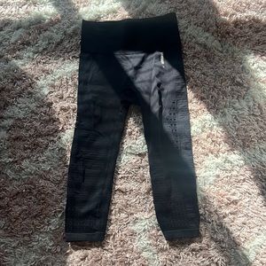 Black seamless gym shark leggings